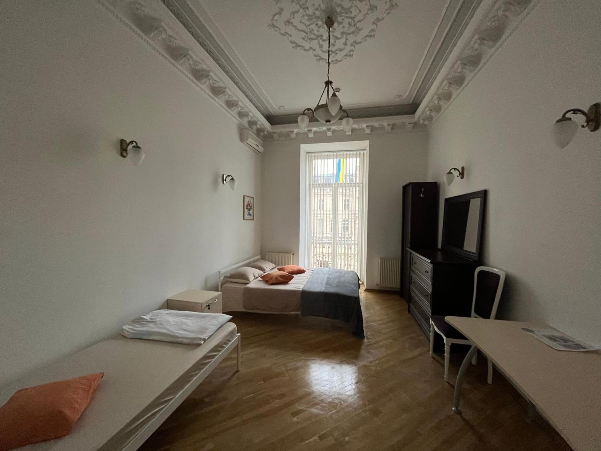 Центрум Апартаментс Lviv Ngoại thất bức ảnh