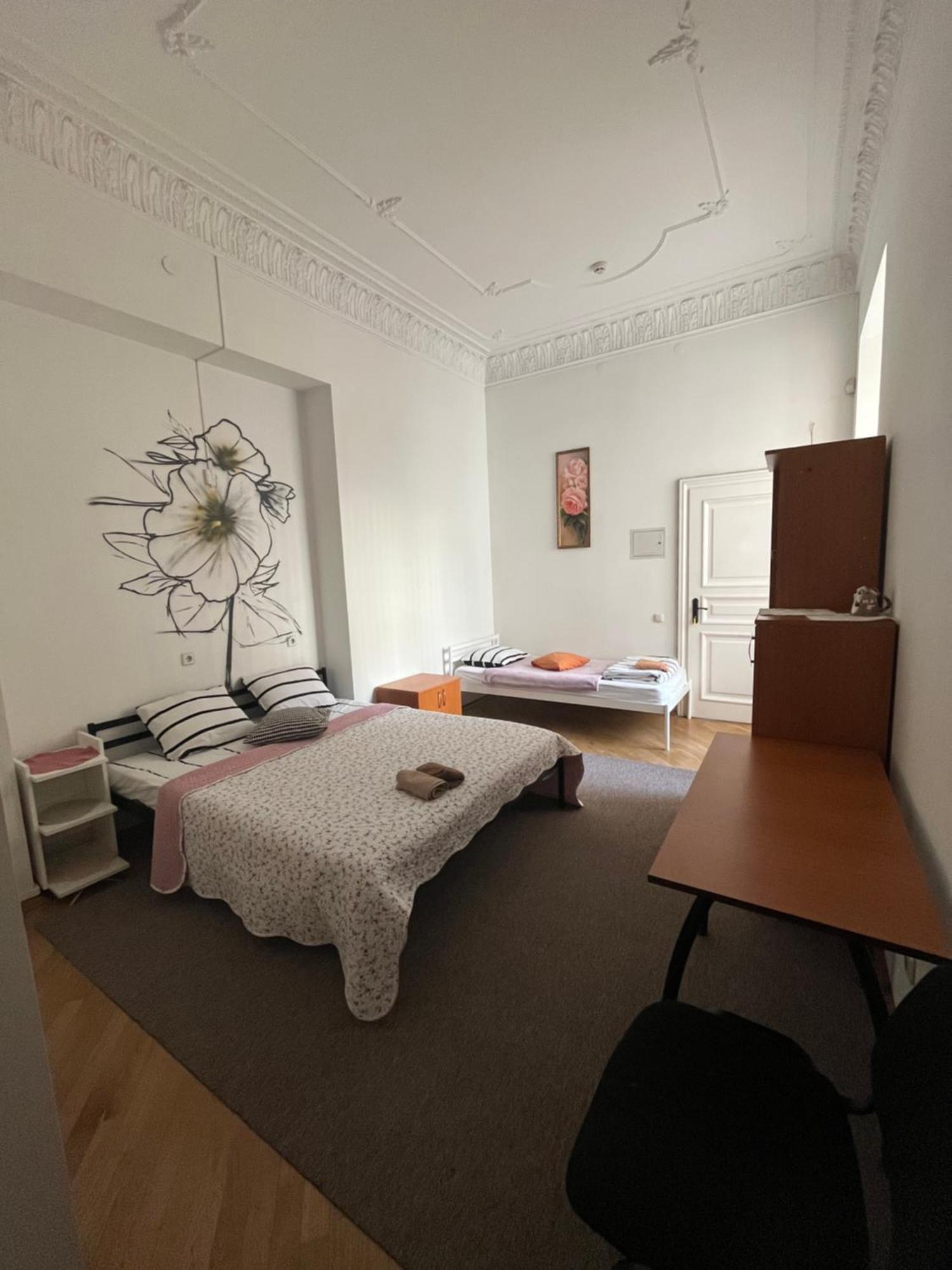 Центрум Апартаментс Lviv Ngoại thất bức ảnh